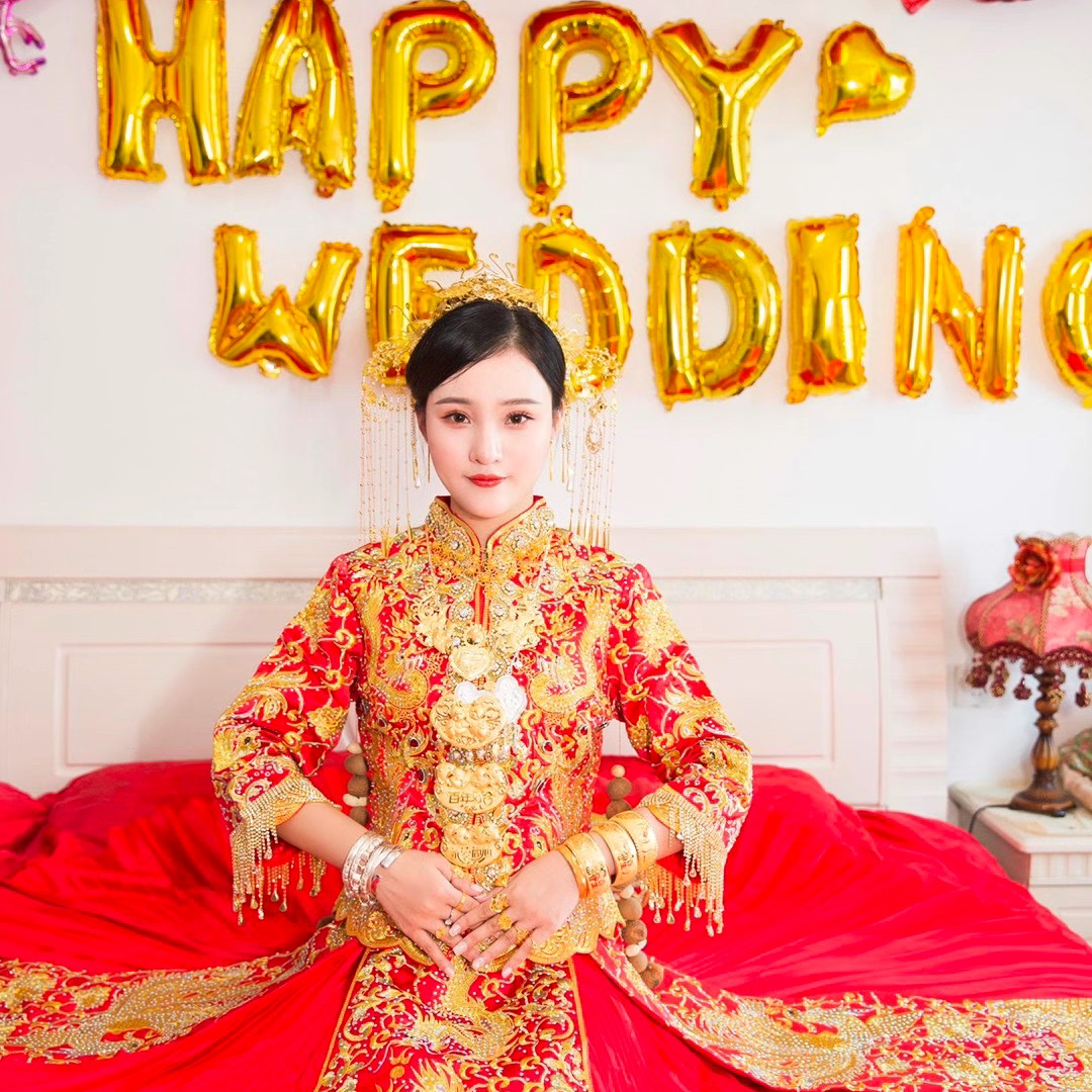 真实婚礼现场，秀禾出门妆造