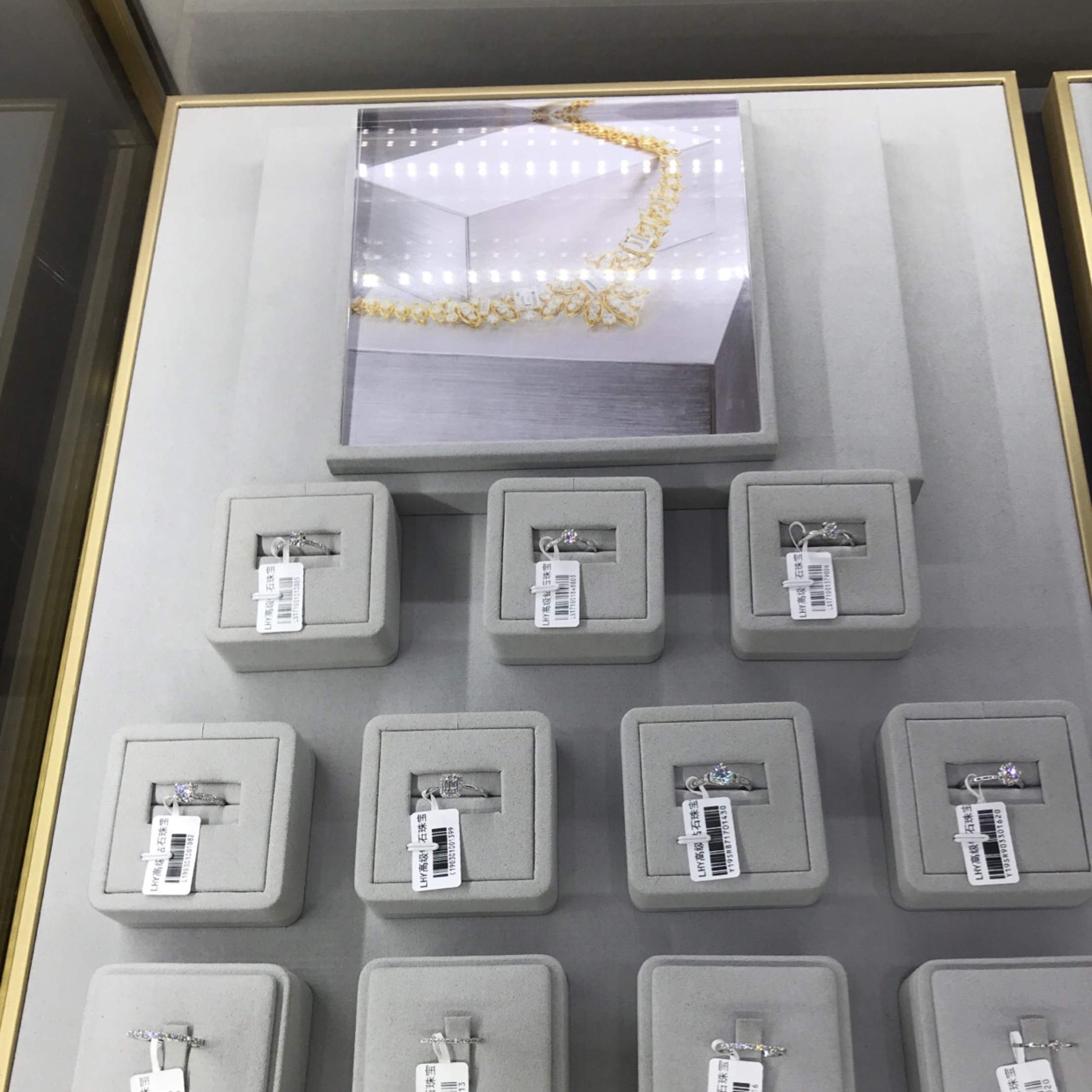 LHY钻戒婚戒珠宝定制