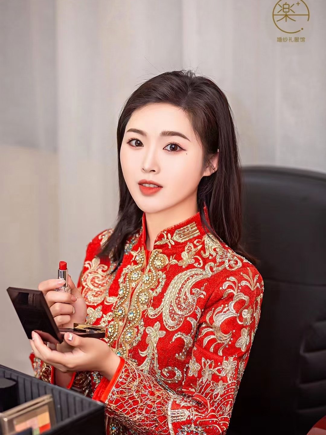 【性價比超高】婚紗7件套+跟妝+男士西服租賃