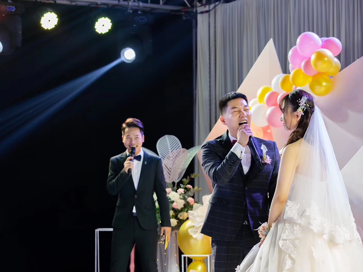 「升级套餐」主持人+婚礼督导+音乐DJ
