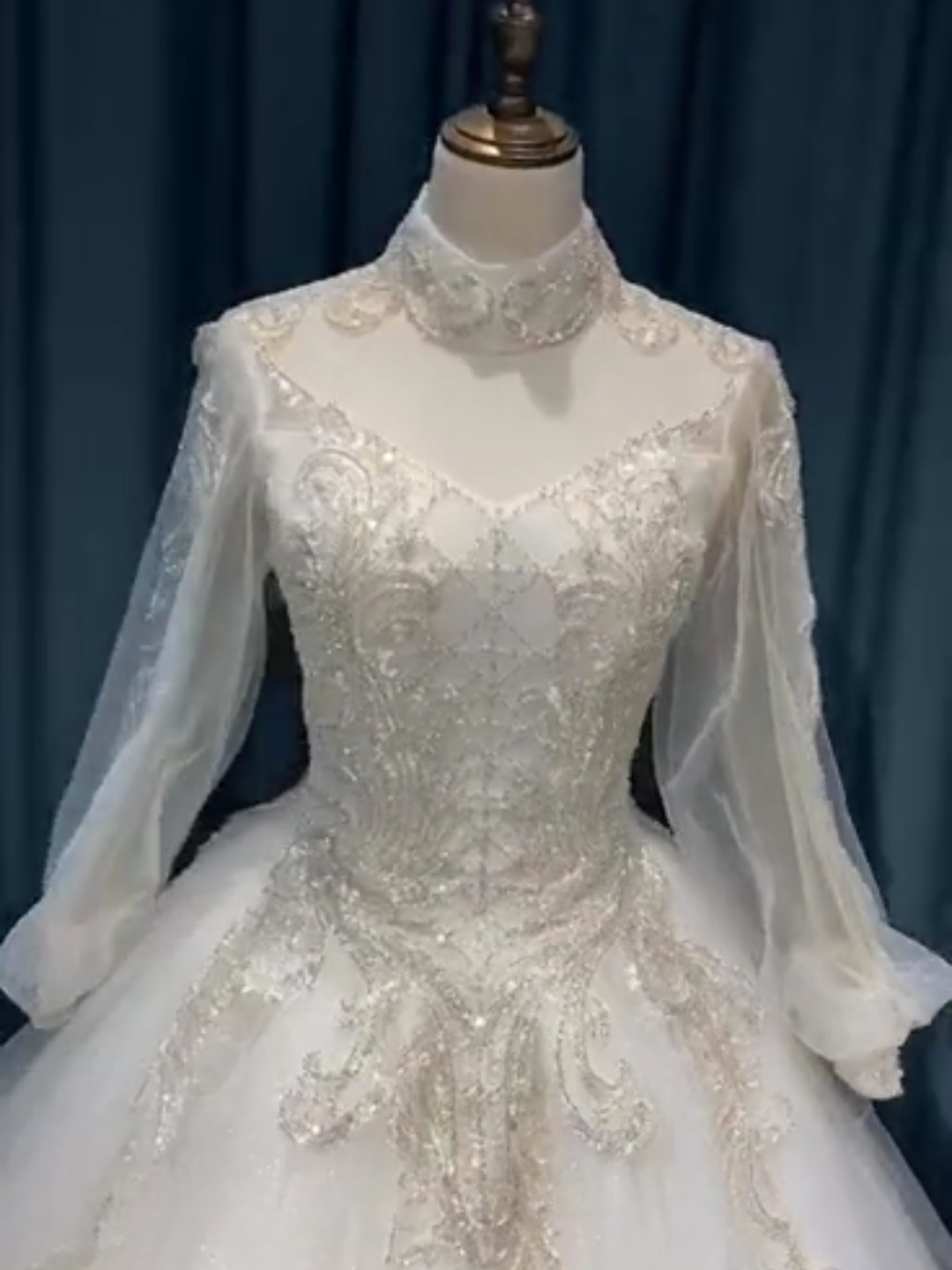   高定单品【齐地婚纱】