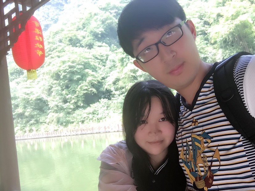[两眼放光]撞见你的满眼星河