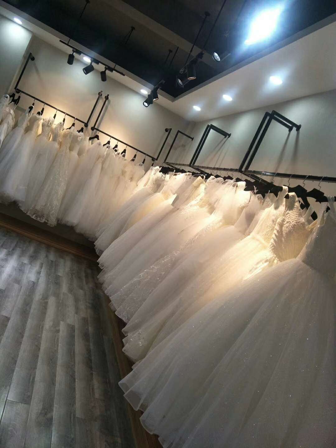 曼瑞婚纱婚庆馆