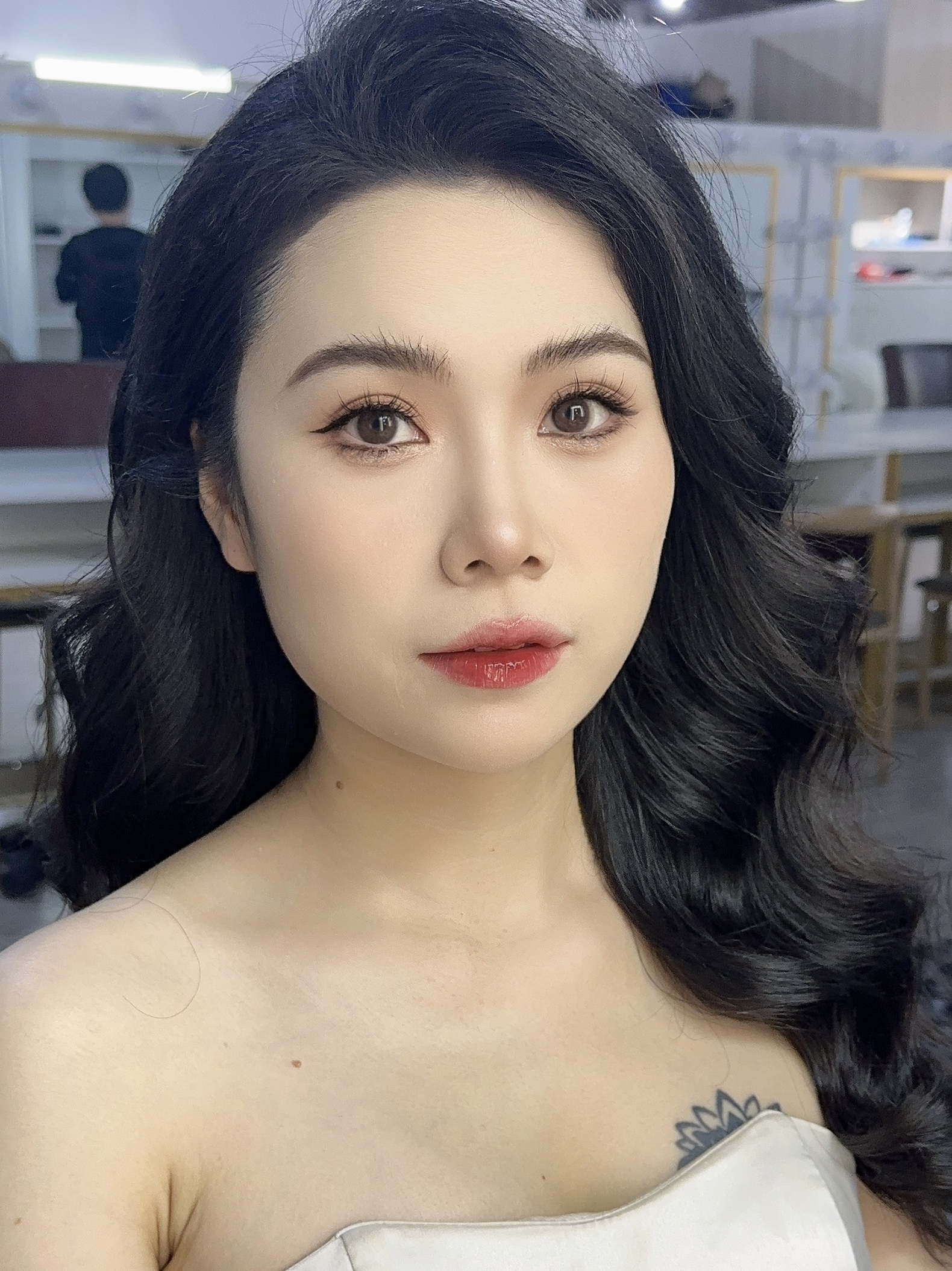 创始人全天跟妆