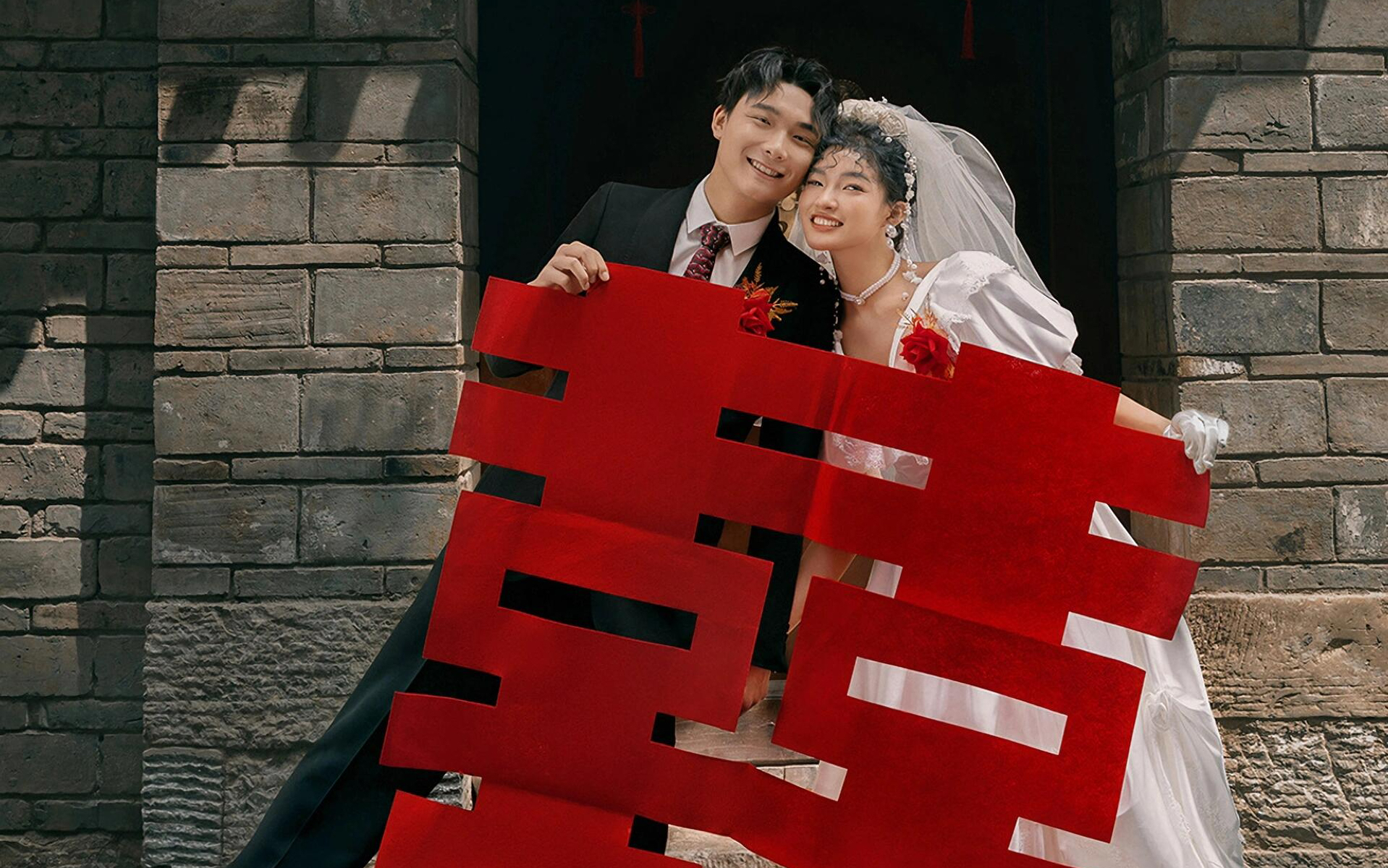 复甜蜜浪漫的复古港风婚纱照