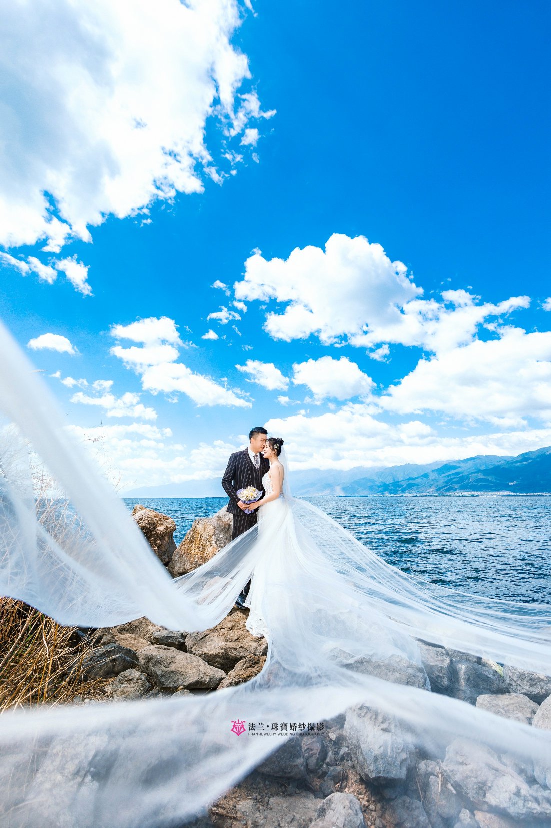 法兰婚纱_保定法兰珠宝婚纱图片(2)