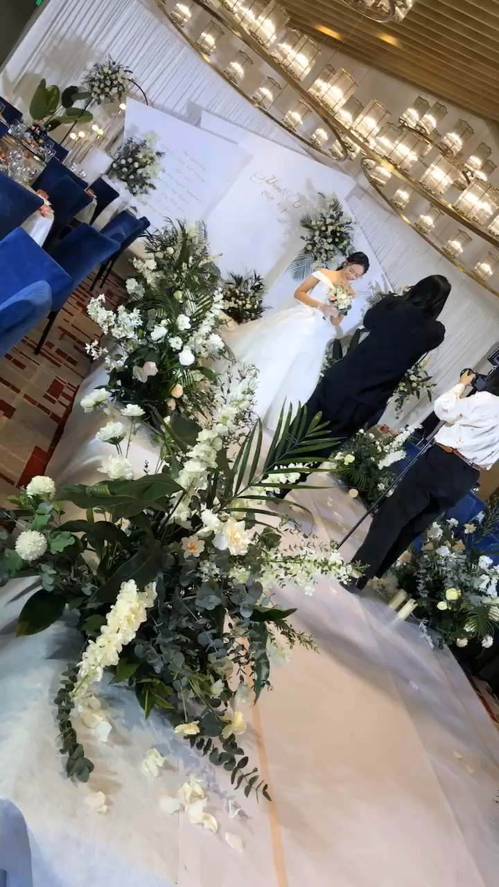 韩式小清新风格 白绿色系婚礼布置