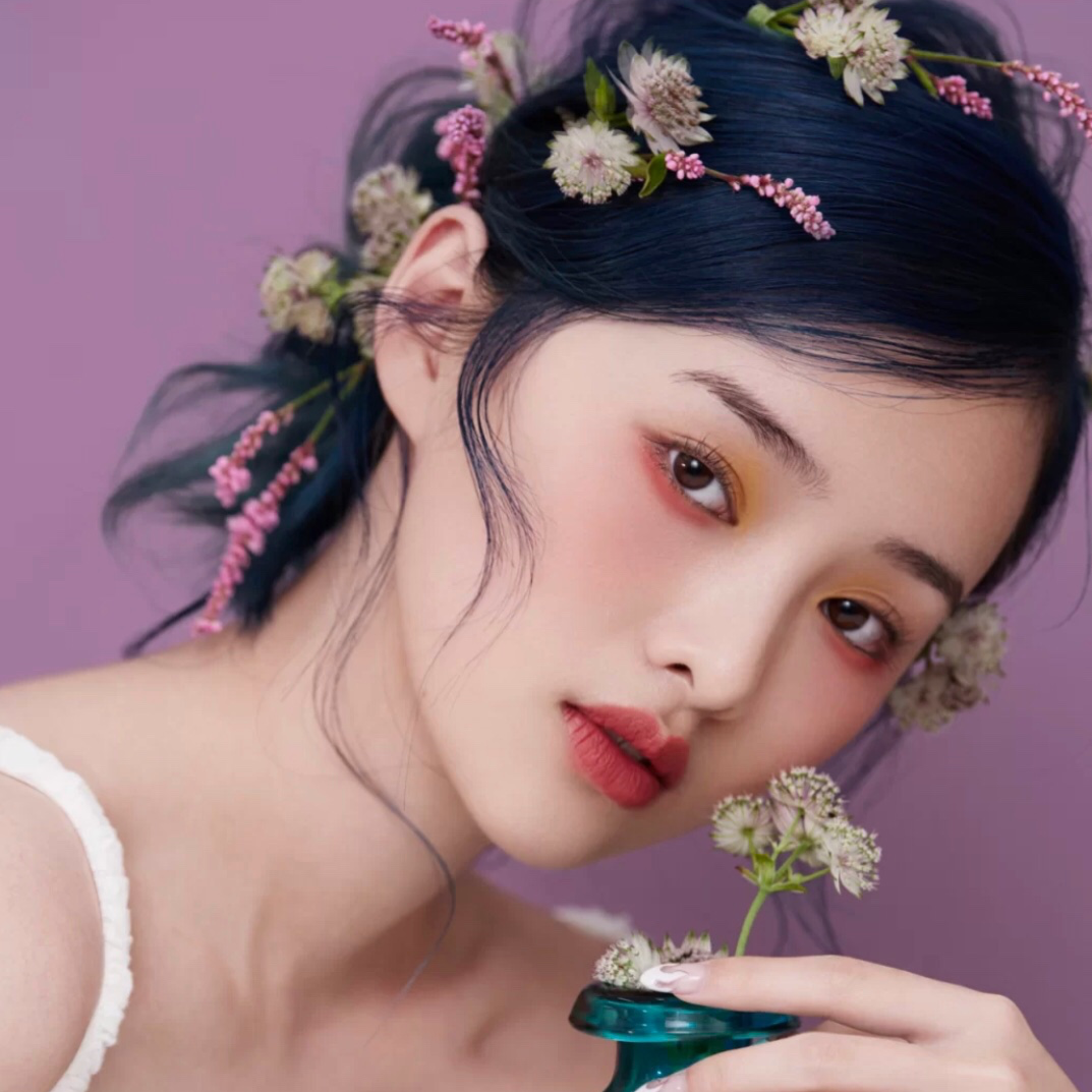 鲜花造型 新娘妆户外婚礼造型 编发抽丝