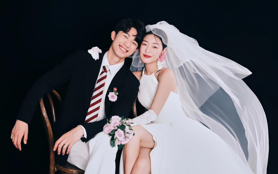 干净纯粹 小众浪漫的胶片感复古婚纱照