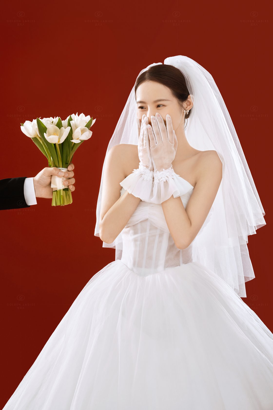 红色背景婚纱照|个性,有趣,不落俗套