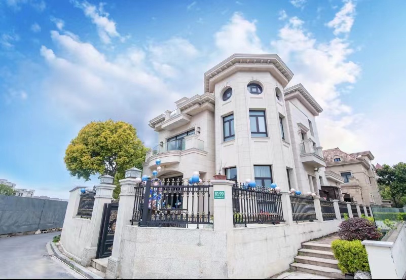 鹊桥西方派对式草坪婚礼店(宝山万达店)