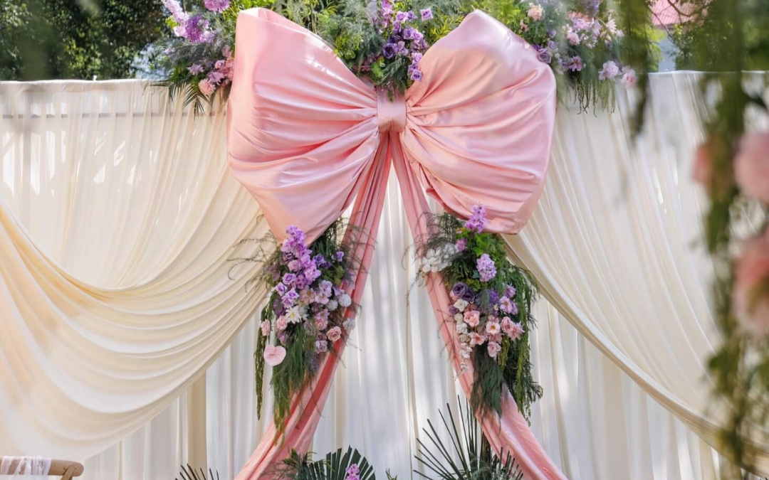 戶外庭院蝴蝶結(jié)布幔婚禮