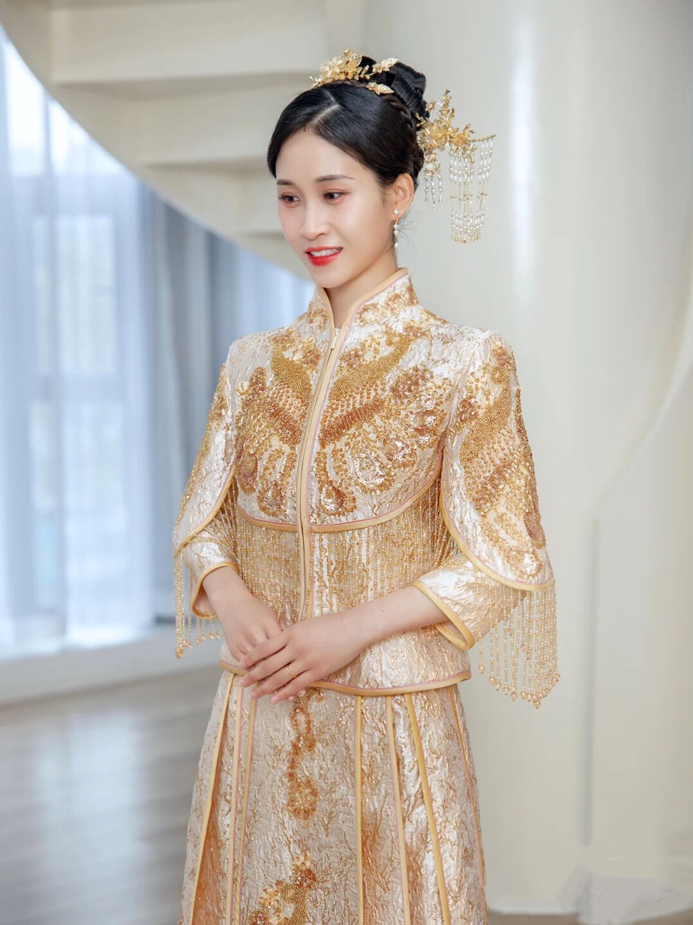 ［热销款］重工婚纱套+伴娘服+伴郎马卦