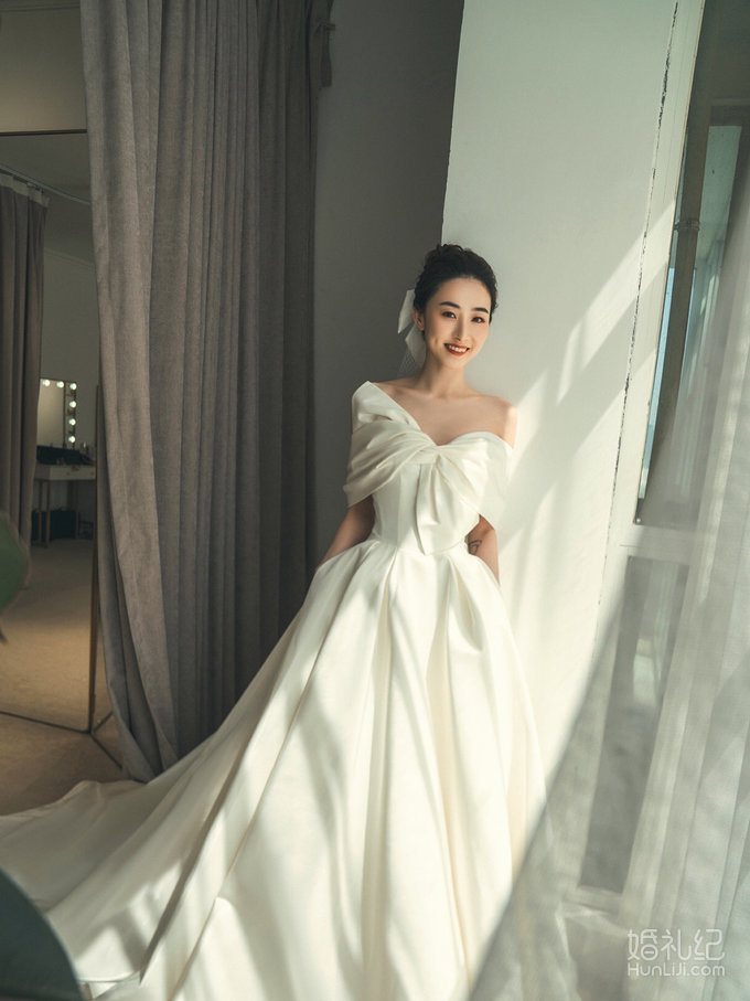 结婚礼服(婚纱，秀禾，敬酒服)买or租？