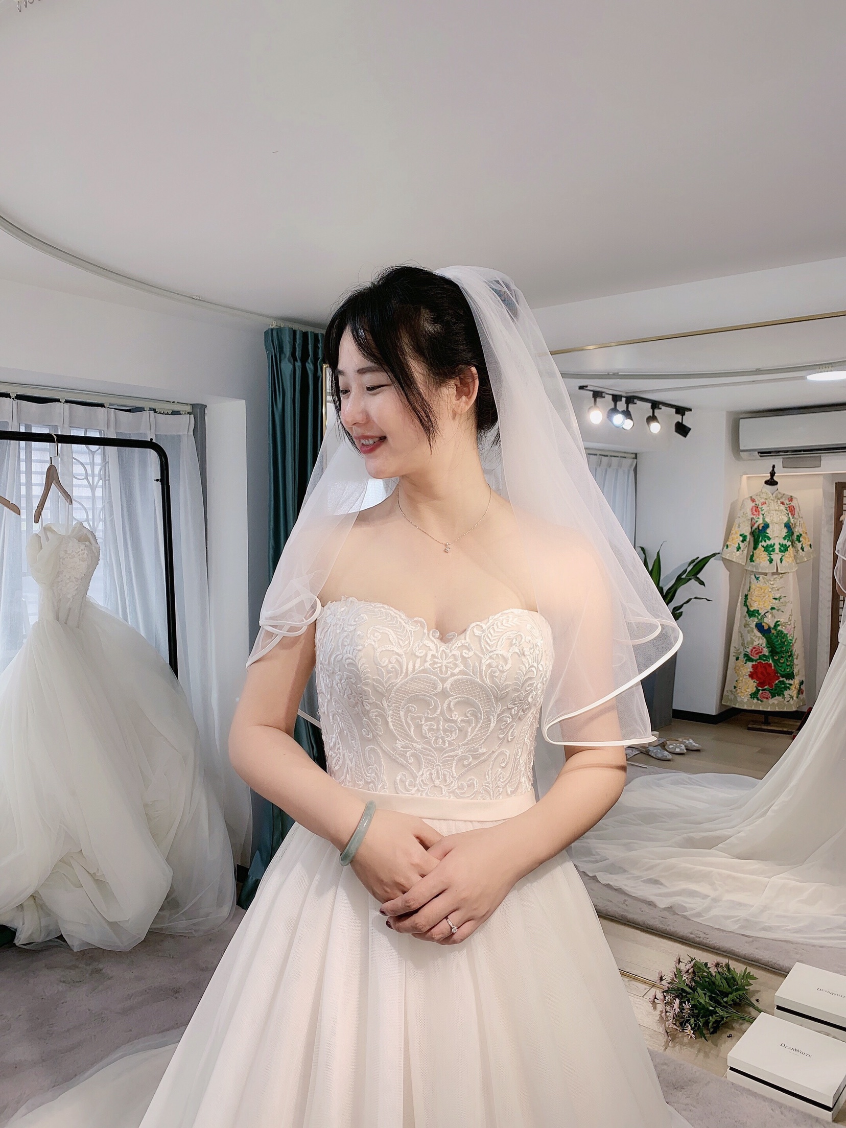 婚纱买还是租？新娘亲测网购1K+婚纱差强人意！