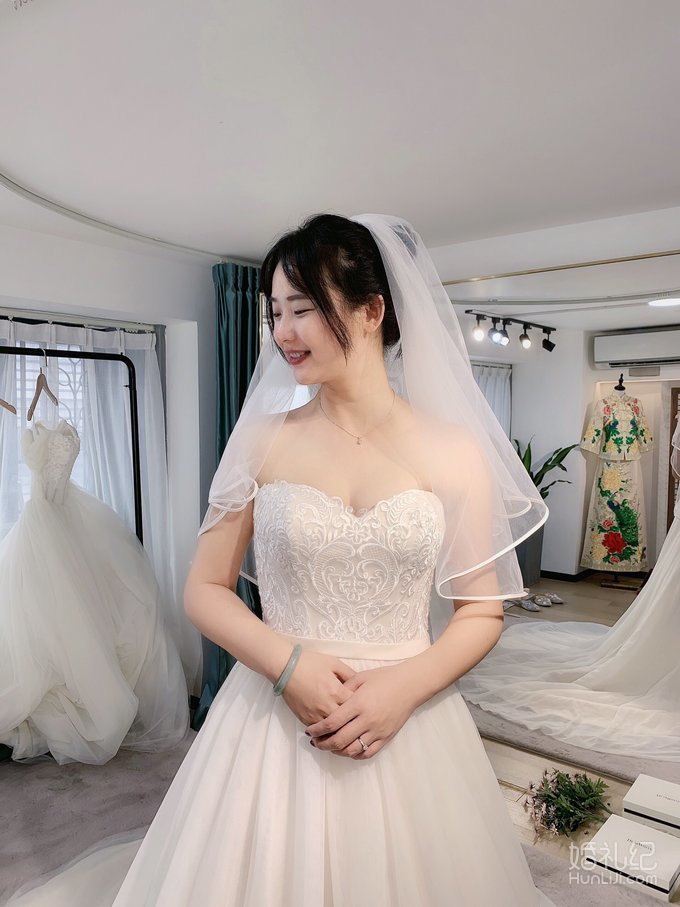 婚纱买还是租？新娘亲测网购1K+婚纱差强人意！