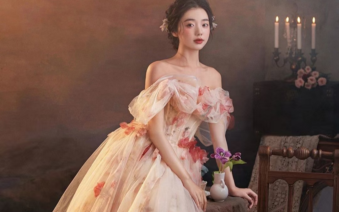 热门婚纱照风格/我承认心动了的油画婚纱照