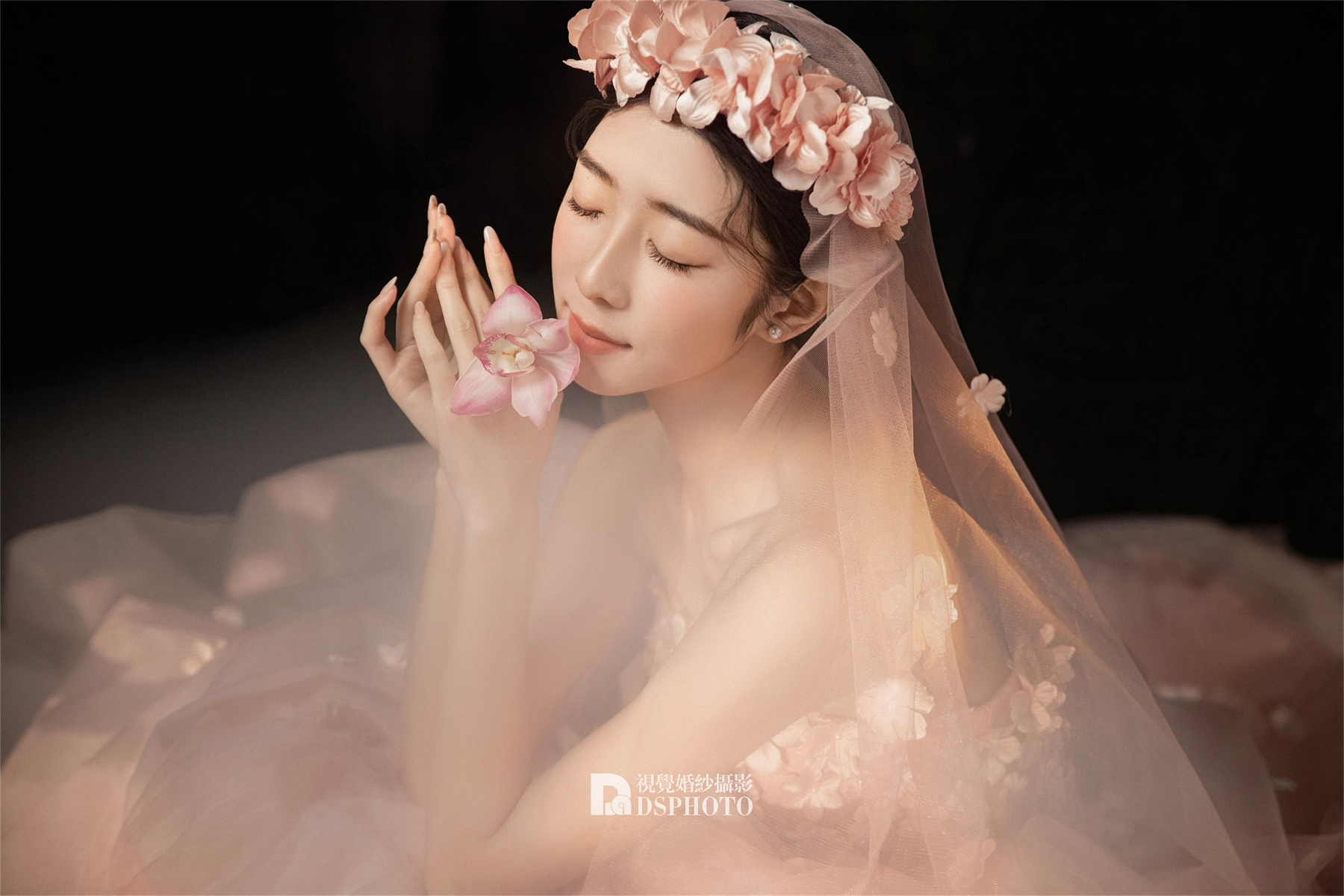 粉色花神/光影婚纱照