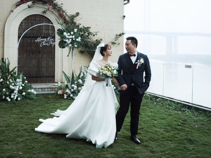 【人气超值】户外婚礼新娘跟妆总监级化妆师三套造型