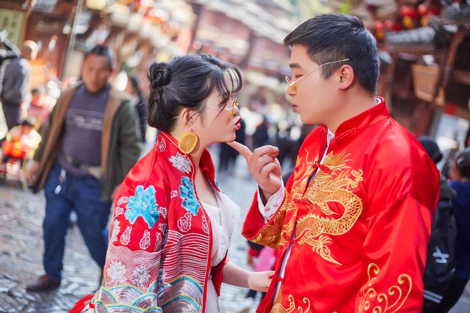 朱俐和谭程婚礼邀请