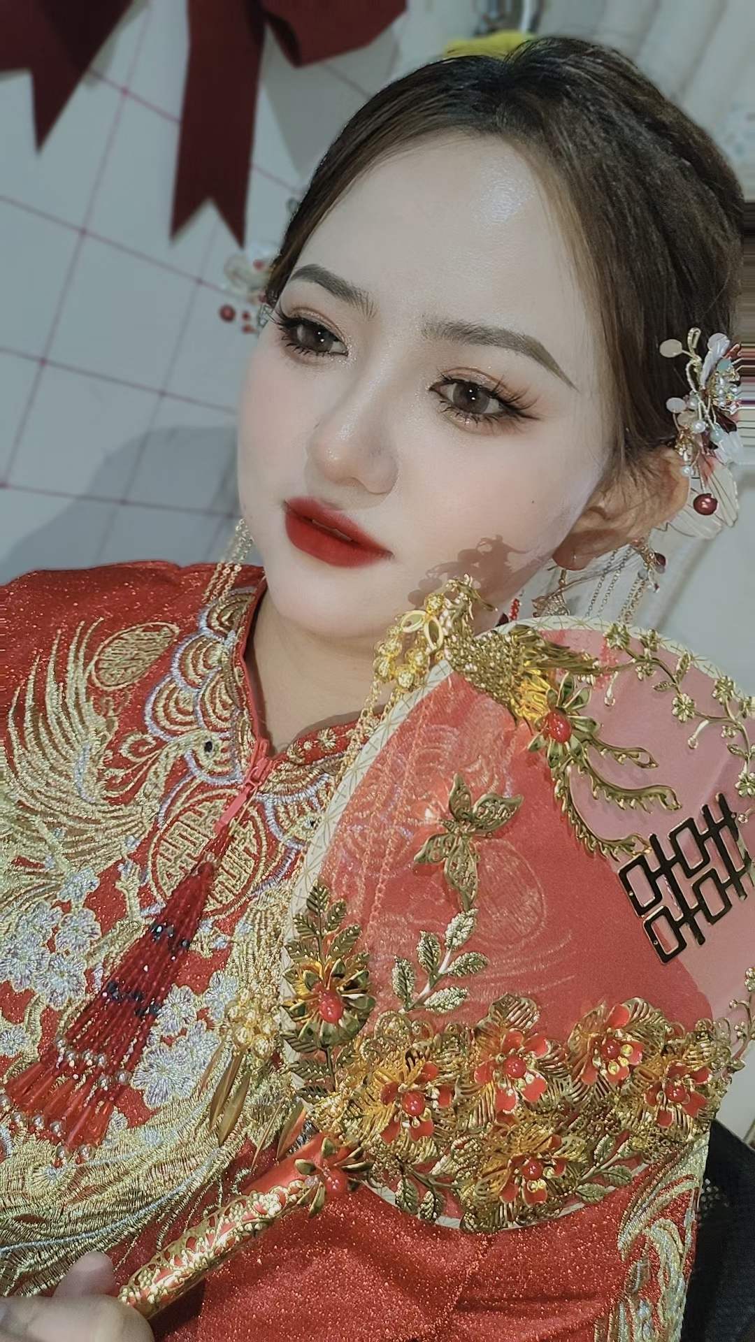 化妆师从50强导师+新娘地州全天跟妆+含饰品