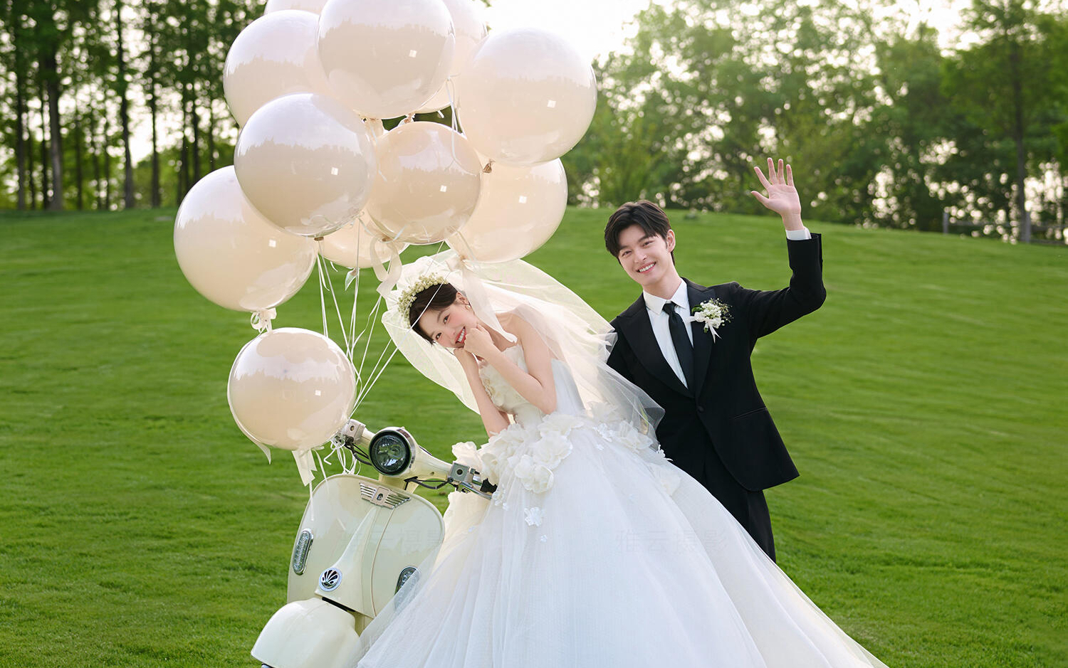 春夏必拍清单+1❗️鲜活又明媚的草坪婚纱照  