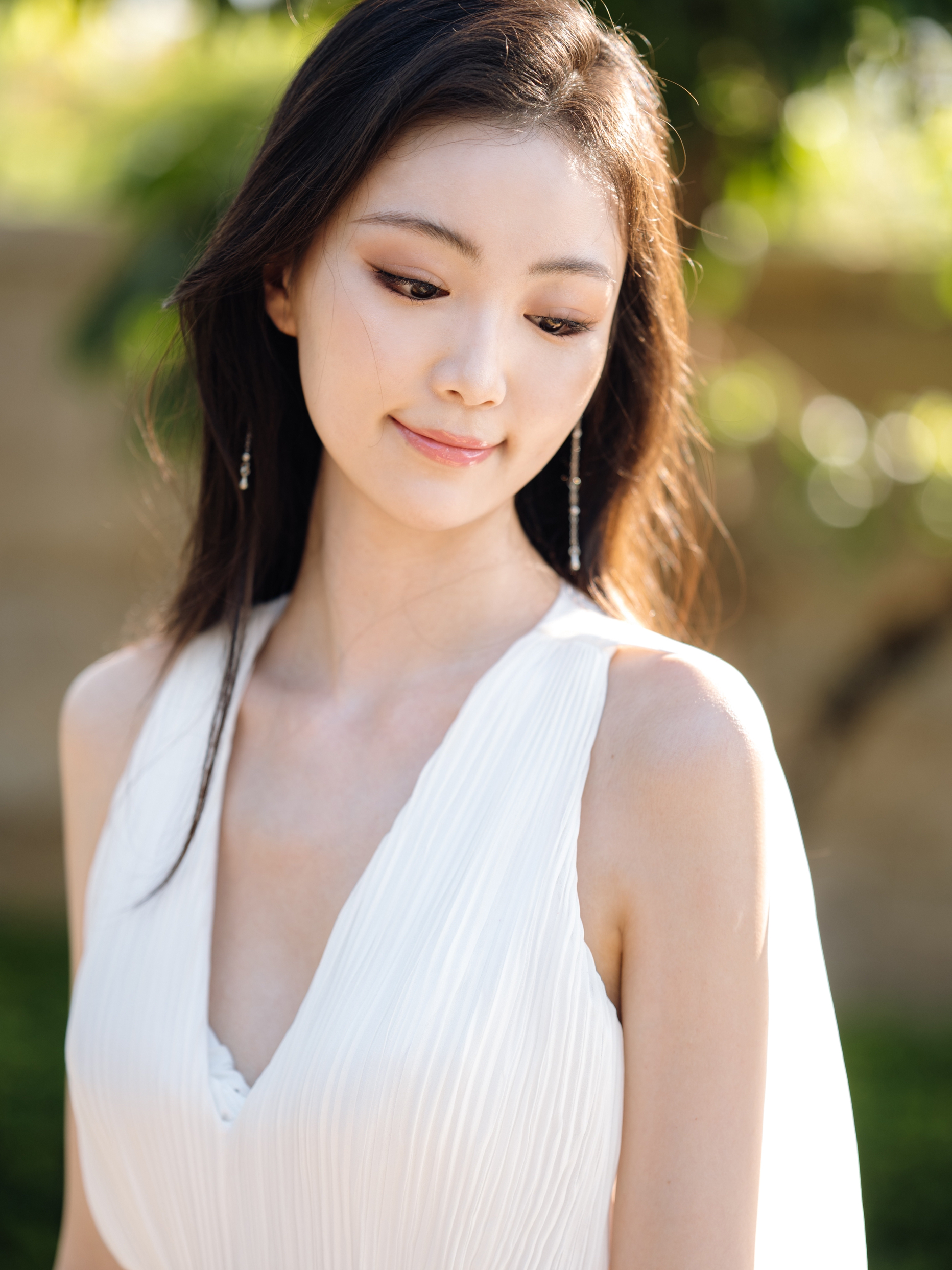 清纯感妆搭配浪漫大卷
