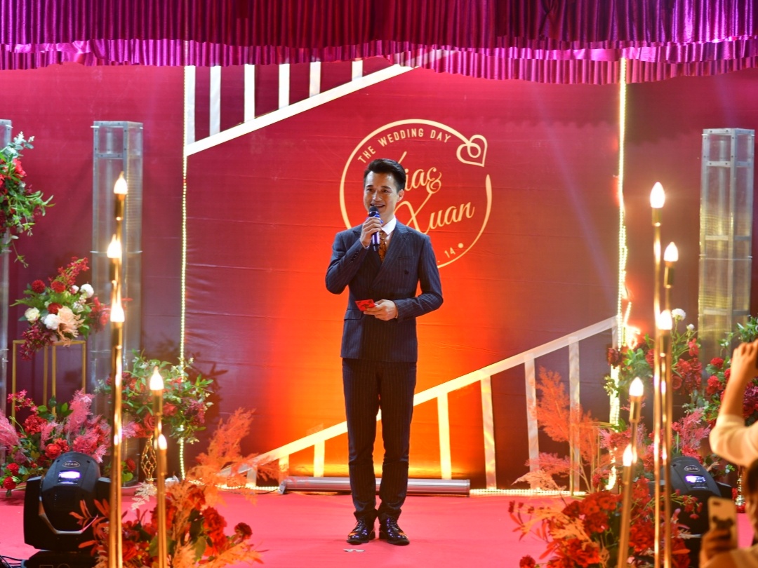 大气庄重主持人+婚礼督导