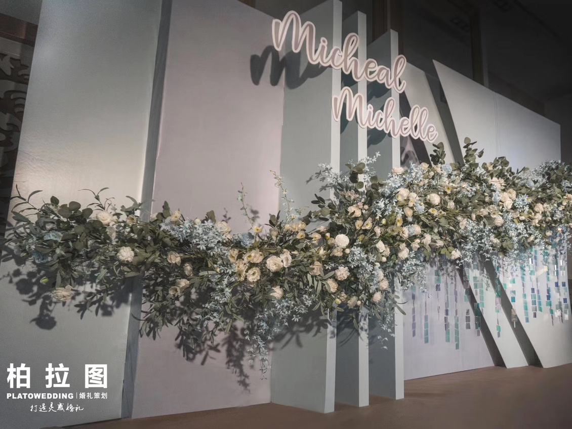 小预算室内婚礼布置留影区签到区布置