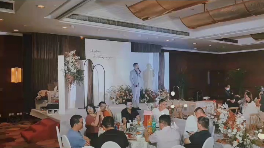 今天给新郎安排一个很厉害的BGM