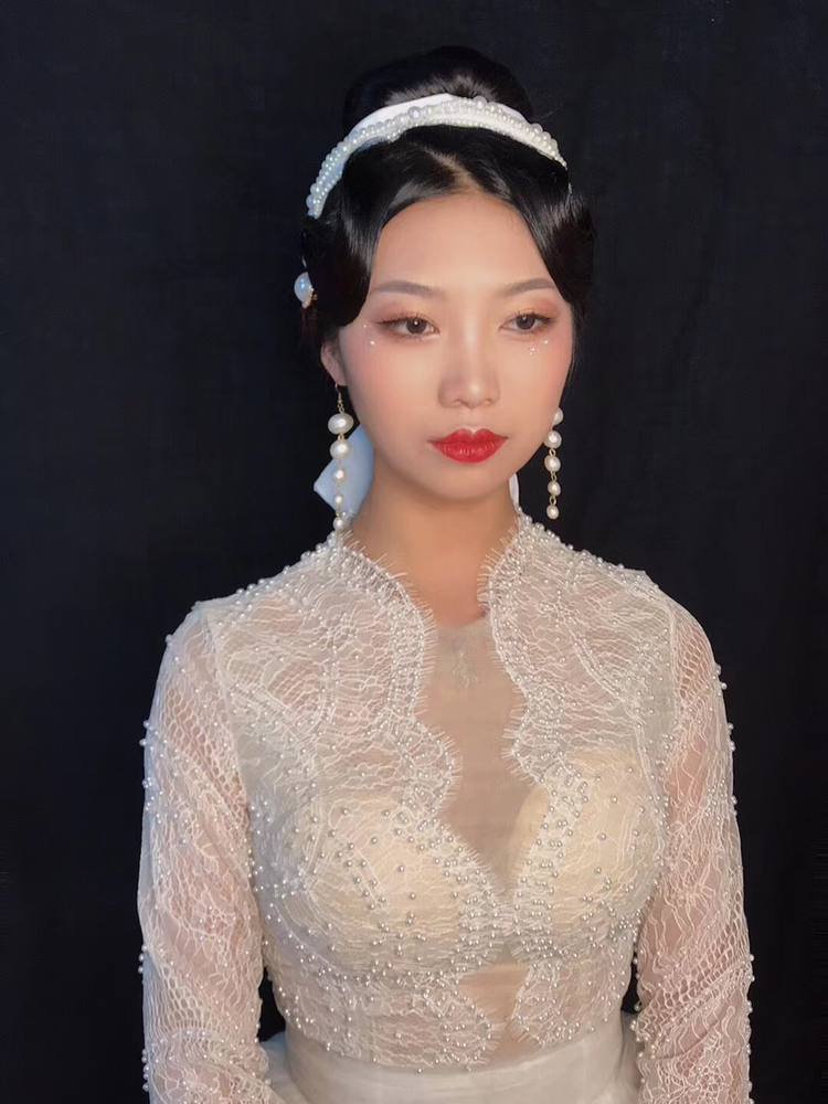 珠海婚礼新娘资深化妆师全天跟妆