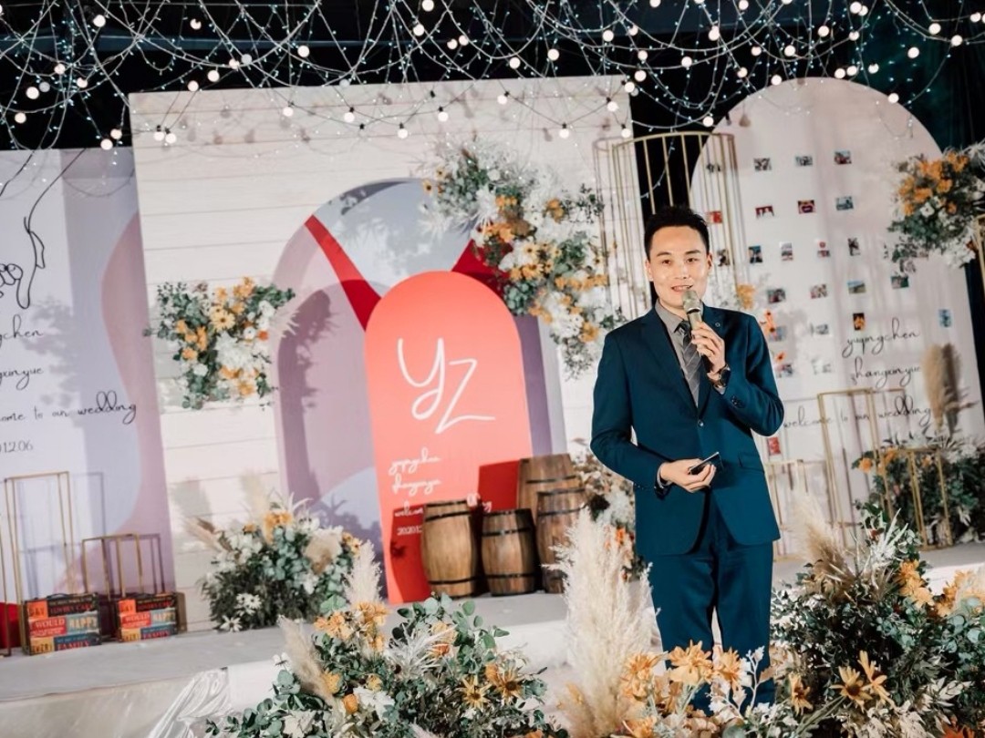 【幸福推荐】主持人春震用心用爱策划主持每场婚礼
