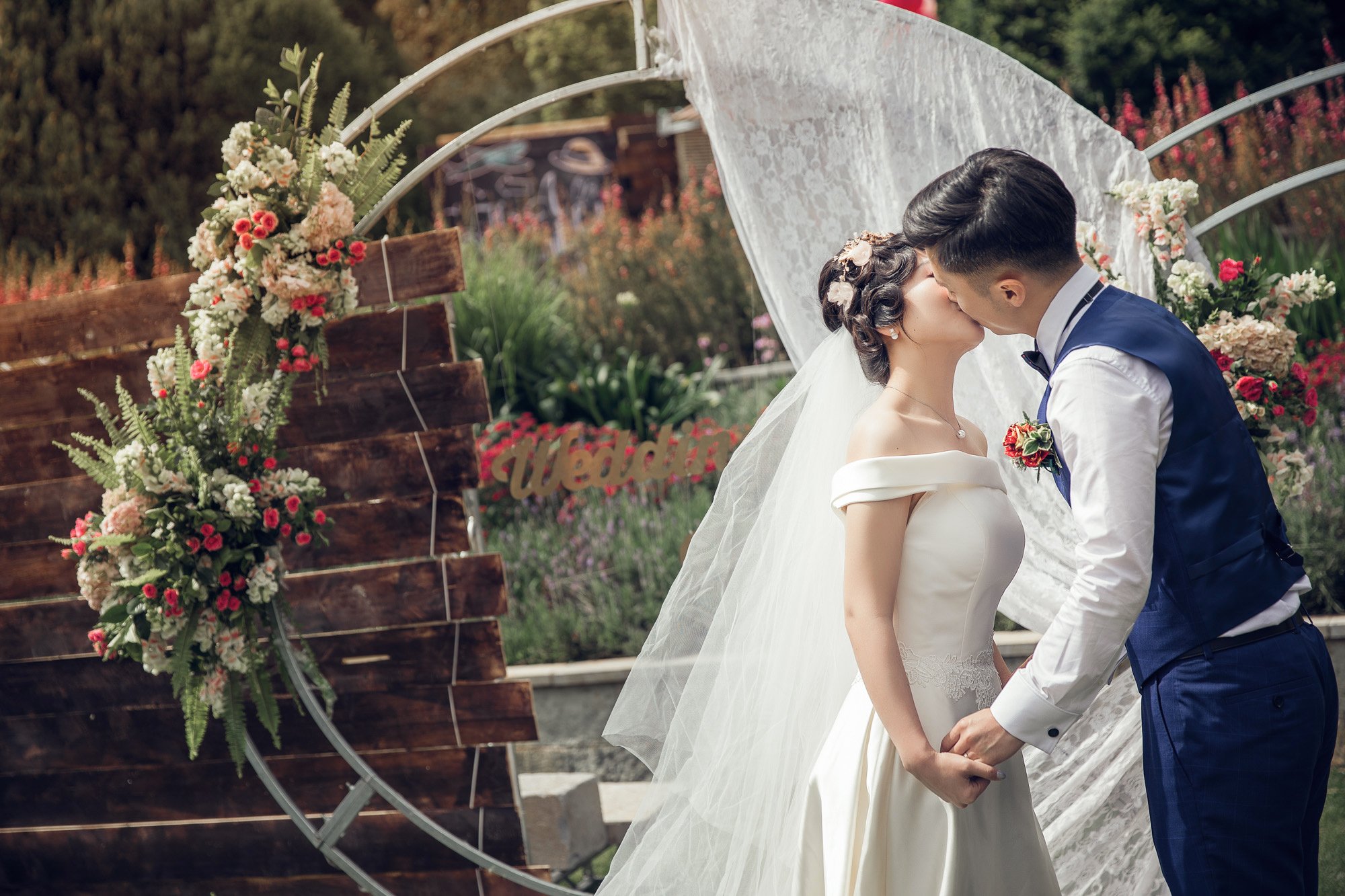 预算有限，但还是想办草坪婚礼