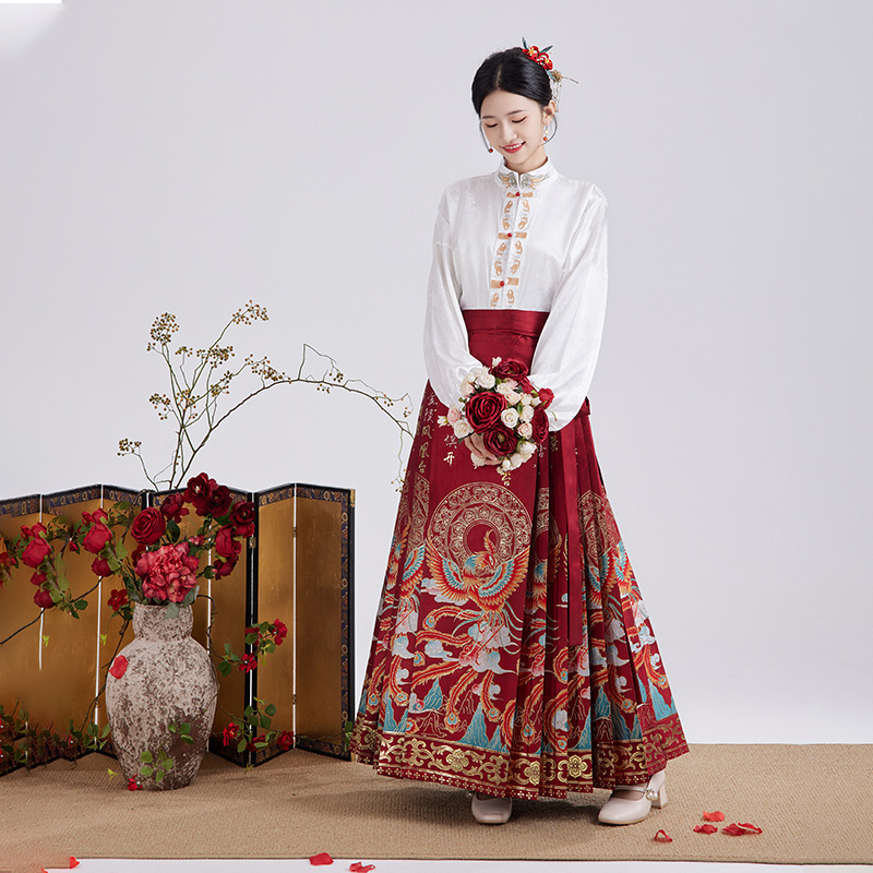 新中式紅色馬面裙新款重工訂婚結婚敬酒服套裝日常通勤馬面裙