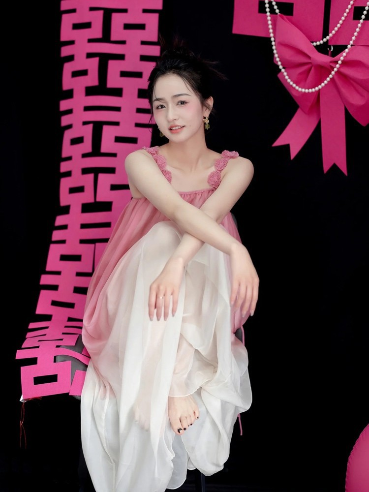 晨袍女新娘結婚新中式小眾感睡衣繡花吊帶寬松漸變色仙女長裙