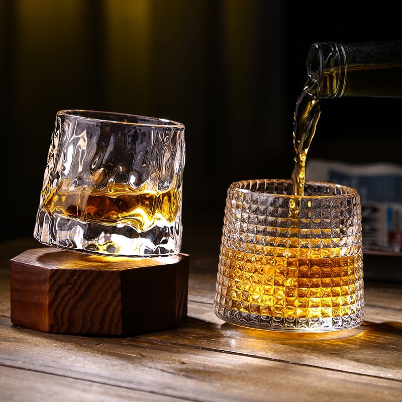 创意不倒翁威士忌酒杯烈酒摇摇杯个性鸡尾酒杯转转玻璃杯复古美式