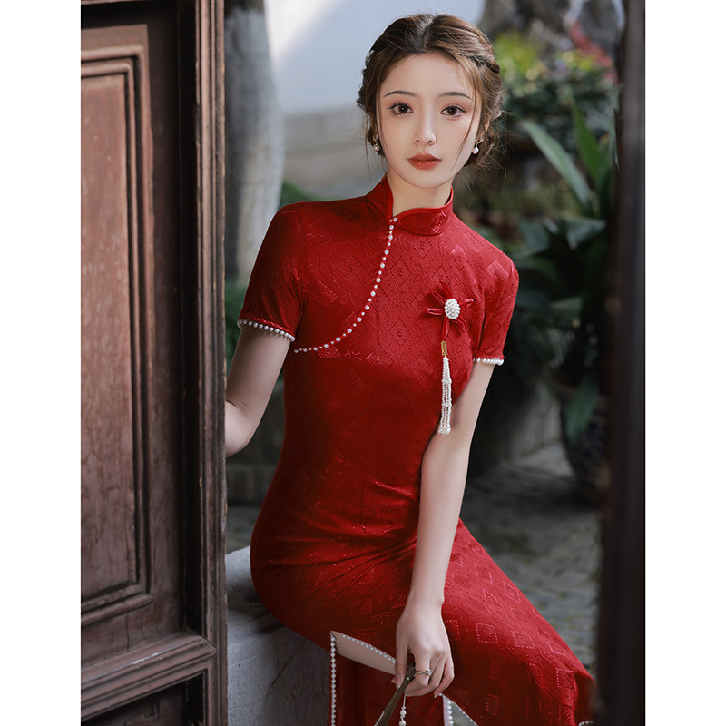 红色旗袍2023年新款敬酒服新娘高级感蕾丝修身订婚礼服女连衣裙