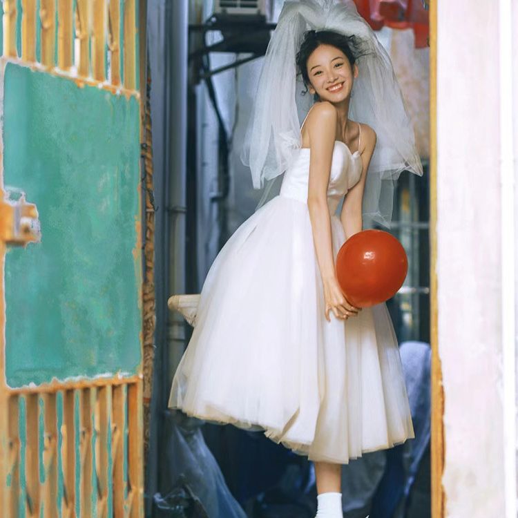 吊帶輕婚紗法式復古新娘結婚訂婚禮服裙日常小個子領證登記小白裙