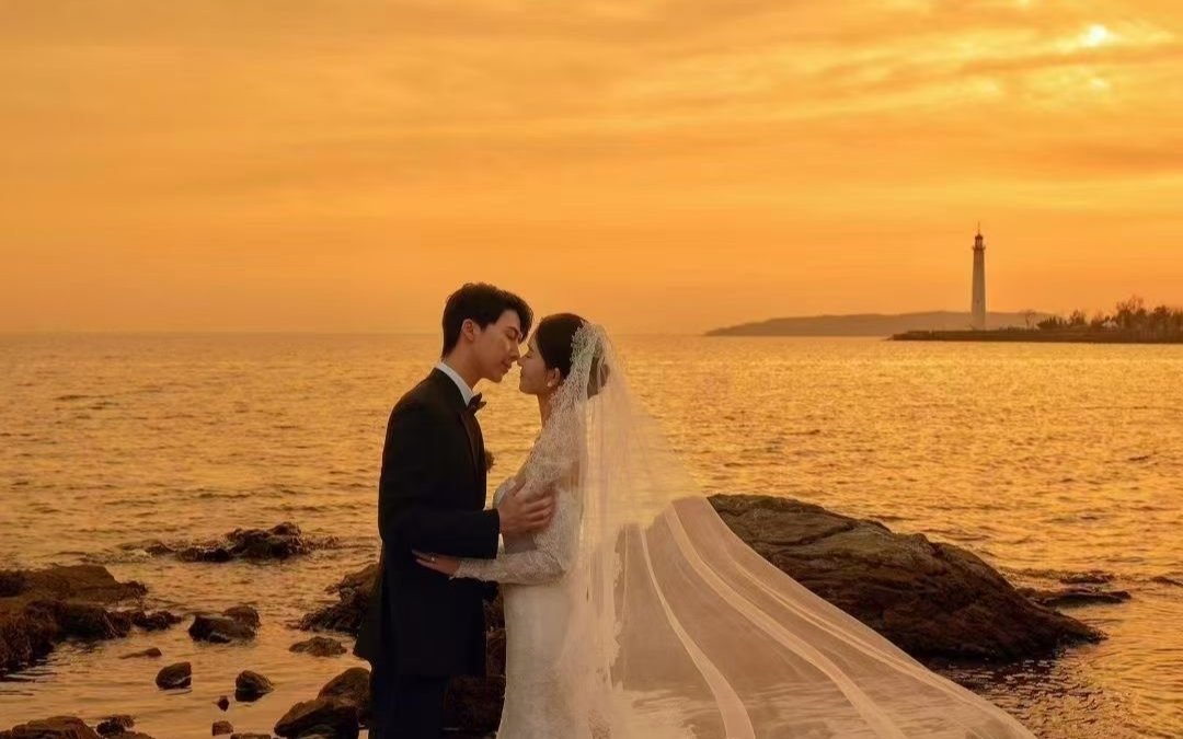 被夕陽吻過的此刻??夢中的海景夕陽婚紗照