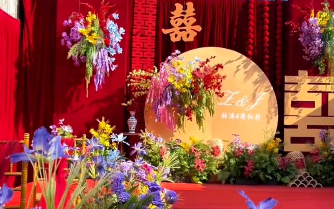 紅色系布?；ㄋ嚮槎Y