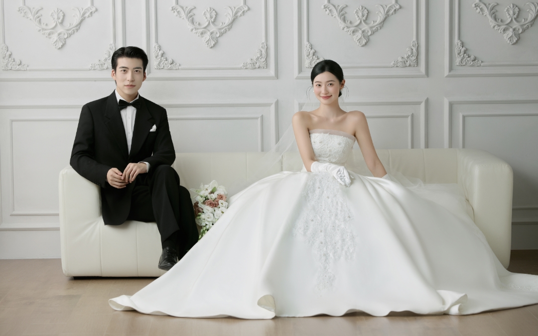 爱可以不张扬，但白纱里的法式浪漫必须经典