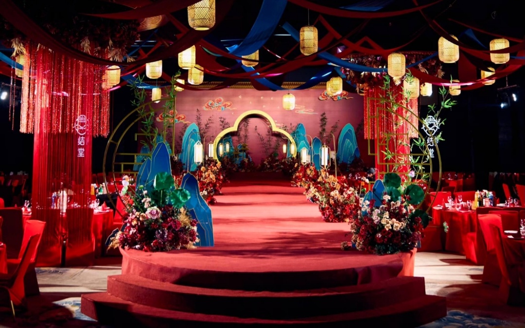 紅藍(lán)撞色新中式婚禮
