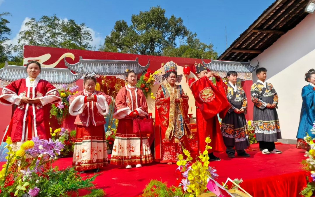 中式汉礼婚典，循古而雅正