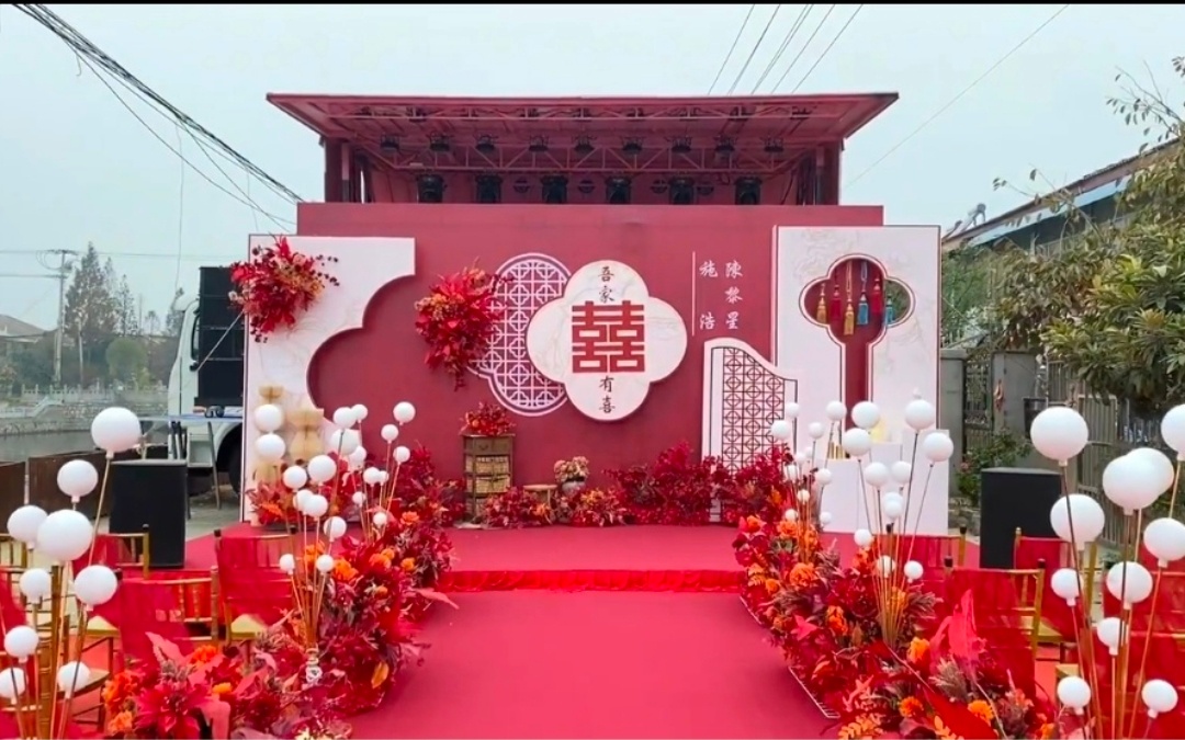 简约红韵婚礼，温馨而富有仪式感