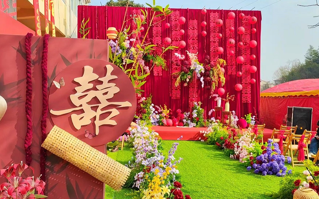 户外红色系挑高南洋风婚礼