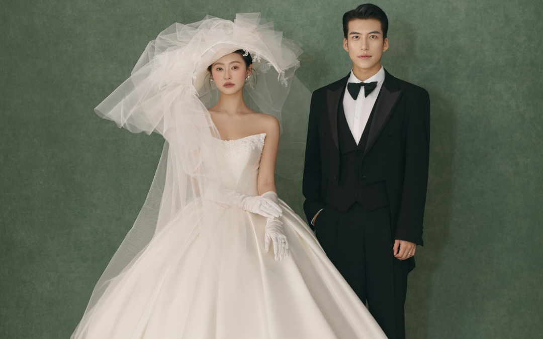 温柔浪漫风
✨𝗛𝗲 𝗮𝘀𝗸𝗲𝗱, 