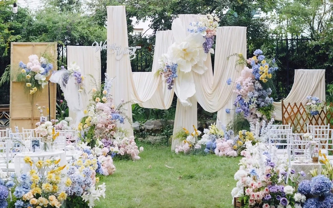小预算的草坪婚礼