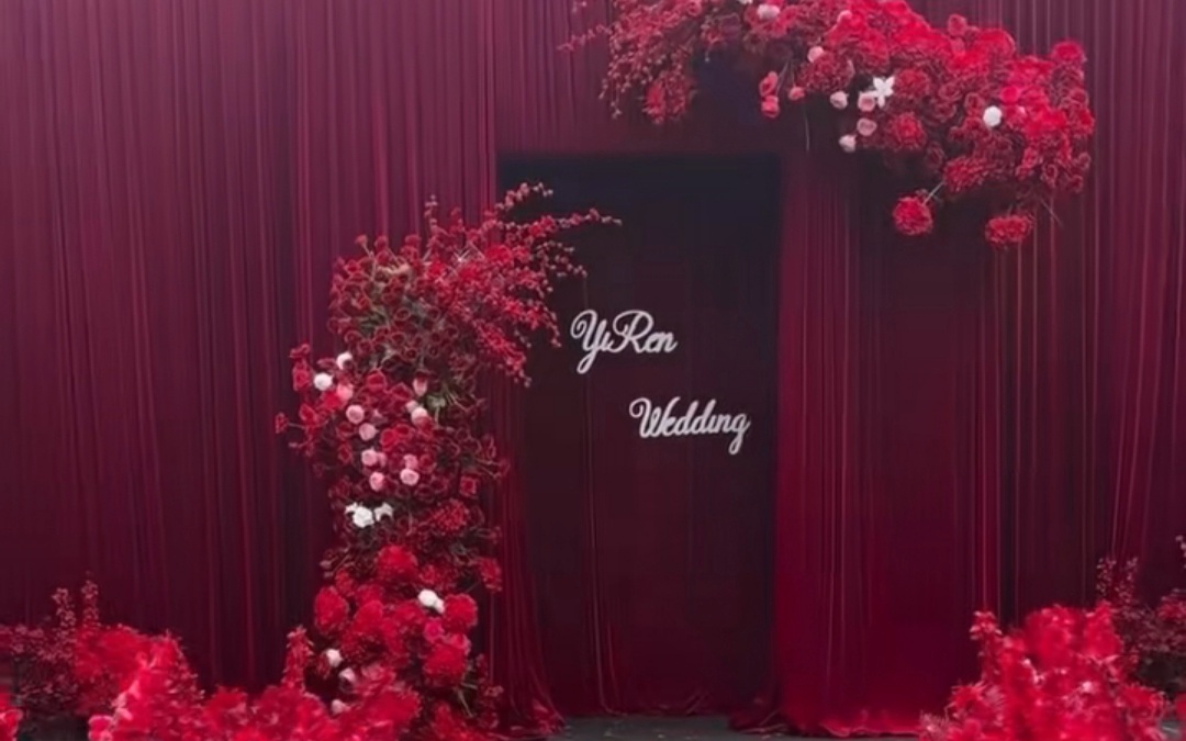 誰說紅色婚禮土，紅黑滿滿的高級感