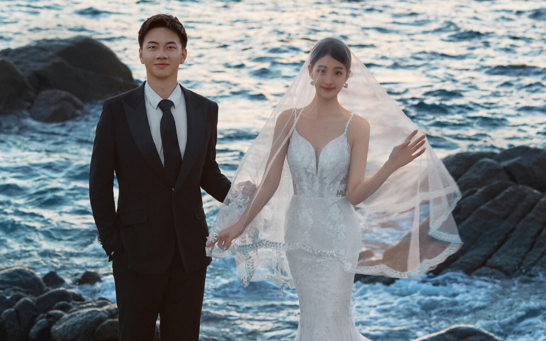 礁石聽潮，愛意回響，此生與你，共赴山海