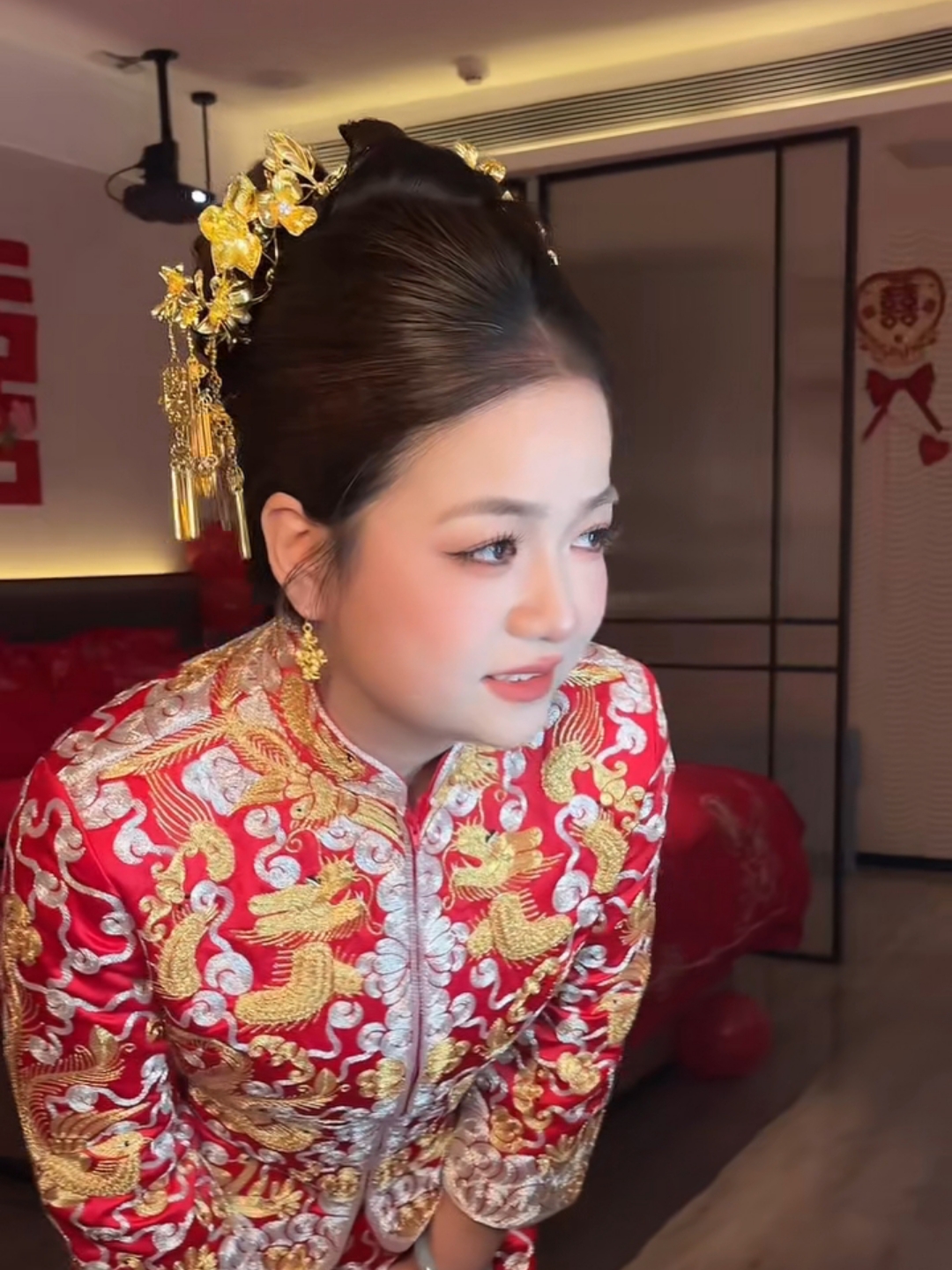 【依心】东方审美，大气都藏在了龙凤褂里！